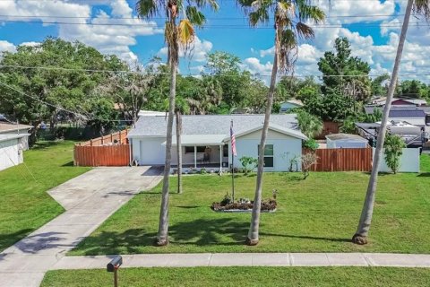 House in Apollo Beach, Florida 3 bedrooms, 103.86 sq.m. № 2421659 - photo 30