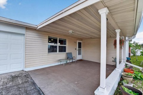 House in Apollo Beach, Florida 3 bedrooms, 103.86 sq.m. № 2421659 - photo 23