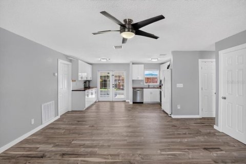 House in Apollo Beach, Florida 3 bedrooms, 103.86 sq.m. № 2421659 - photo 3