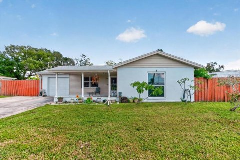 House in Apollo Beach, Florida 3 bedrooms, 103.86 sq.m. № 2421659 - photo 28