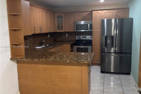 Купить виллу или дом в Майами, Флорида 3 спальни, 187.66м2, № 2006471 - фото 3