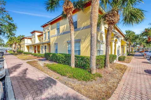 Adosado en alquiler en Saint Petersburg, Florida, 2 dormitorios, 142.88 m2 № 1734097 - foto 2