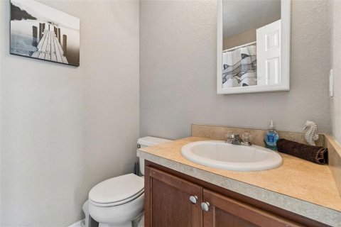 Townhouse in PALM RIVER TOWNHOMES in Tampa, Florida 2 bedrooms, 111.48 sq.m. № 2227399 - photo 20