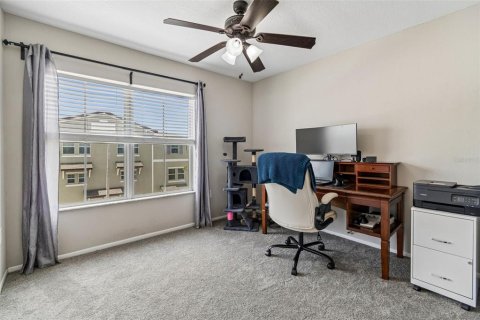 Townhouse in PALM RIVER TOWNHOMES in Tampa, Florida 2 bedrooms, 111.48 sq.m. № 2227399 - photo 18