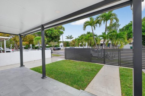 House in Miami, Florida 3 bedrooms, 158.96 sq.m. № 2088330 - photo 8