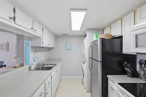 Купить кондоминиум в Порт-Оранж, Флорида 8 комнат, 111.48м2, № 2098120 - фото 21