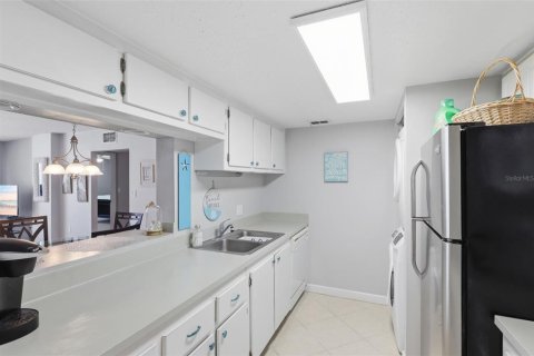 Купить кондоминиум в Порт-Оранж, Флорида 8 комнат, 111.48м2, № 2098120 - фото 22