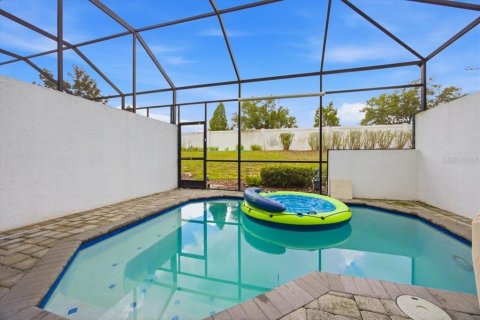 Townhouse in Davenport, Florida 5 bedrooms, 217.39 sq.m. № 2239497 - photo 24