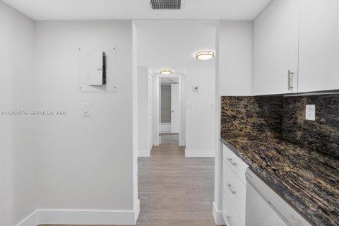 Купить кондоминиум в Майами, Флорида 2 спальни, 78.97м2, № 2006818 - фото 11