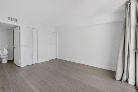 Купить кондоминиум в Майами, Флорида 2 спальни, 78.97м2, № 2006818 - фото 15