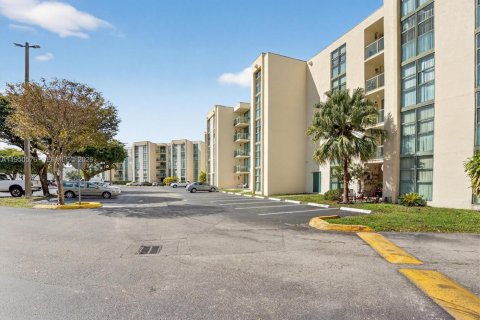 Купить кондоминиум в Майами, Флорида 2 спальни, 78.97м2, № 2006818 - фото 27