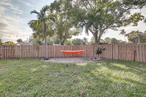 House in Fort Lauderdale, Florida 2 bedrooms, 64.57 sq.m. № 2253657 - photo 20
