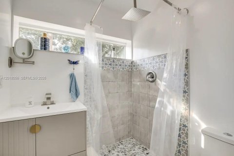 House in Fort Lauderdale, Florida 2 bedrooms, 64.57 sq.m. № 2253657 - photo 10