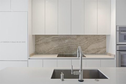 Снять в аренду кондоминиум в Майами, Флорида 2 спальни, 141.49м2, № 1957128 - фото 5