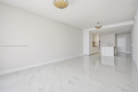 Снять в аренду кондоминиум в Майами, Флорида 2 спальни, 141.49м2, № 1957128 - фото 10