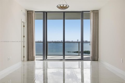 Снять в аренду кондоминиум в Майами, Флорида 2 спальни, 141.49м2, № 1957128 - фото 7