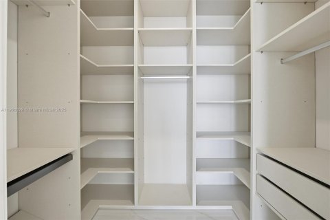 Снять в аренду кондоминиум в Майами, Флорида 2 спальни, 141.49м2, № 1957128 - фото 16