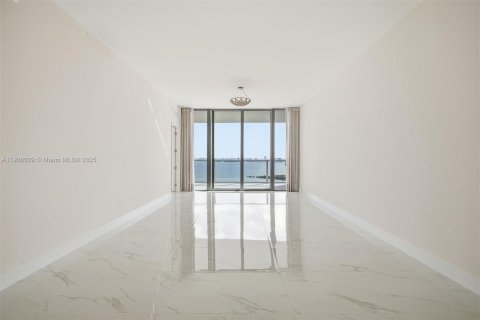 Снять в аренду кондоминиум в Майами, Флорида 2 спальни, 141.49м2, № 1957128 - фото 8