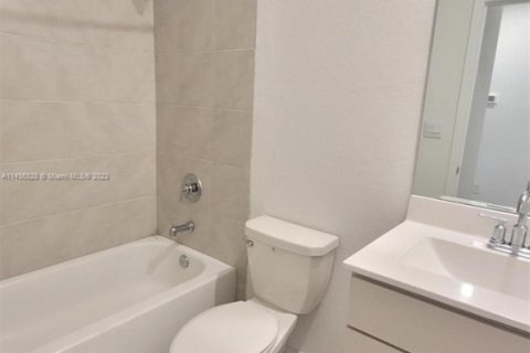Townhouse in Homestead, Florida 3 bedrooms, 151.24 sq.m. № 1710046 - photo 30