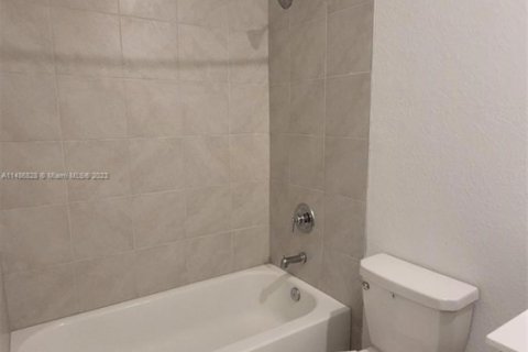 Townhouse in Homestead, Florida 3 bedrooms, 151.24 sq.m. № 1710046 - photo 27