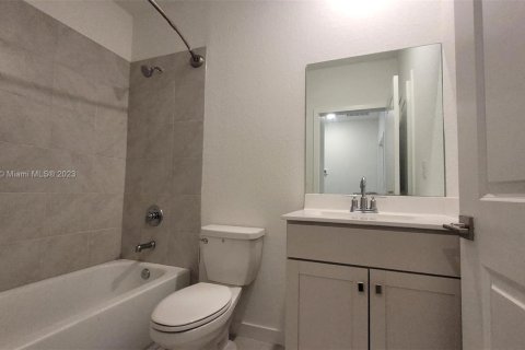 Townhouse in Homestead, Florida 3 bedrooms, 151.24 sq.m. № 1710046 - photo 28