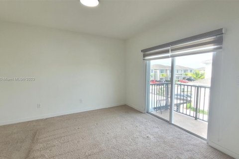 Townhouse in Homestead, Florida 3 bedrooms, 151.24 sq.m. № 1710046 - photo 25