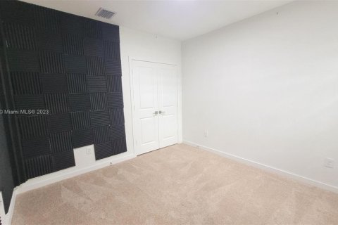 Townhouse in Homestead, Florida 3 bedrooms, 151.24 sq.m. № 1710046 - photo 12
