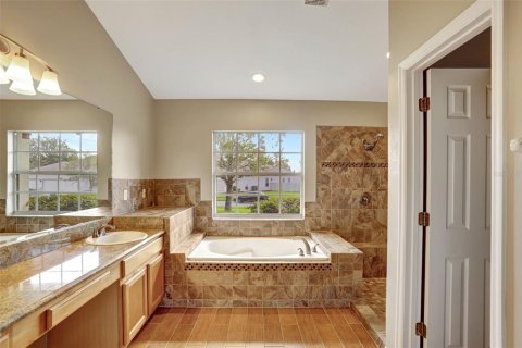 House in Winter Garden, Florida 4 bedrooms, 228.08 sq.m. № 1680429 - photo 3