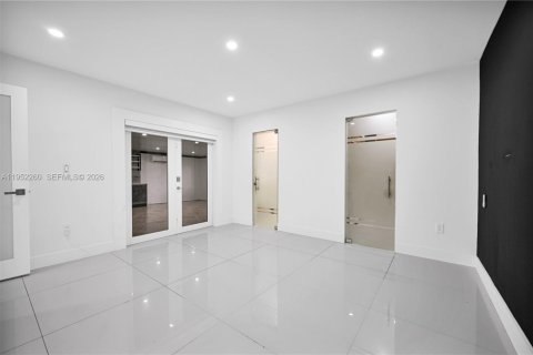 Villa ou maison à vendre à Miami, Floride: 4 chambres, 158.68 m2 № 2008852 - photo 28