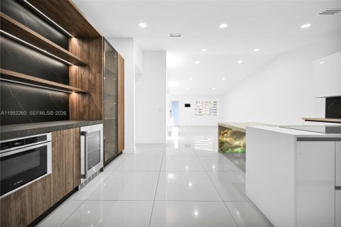 Villa ou maison à vendre à Miami, Floride: 4 chambres, 158.68 m2 № 2008852 - photo 20