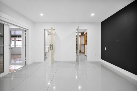 Villa ou maison à vendre à Miami, Floride: 4 chambres, 158.68 m2 № 2008852 - photo 22