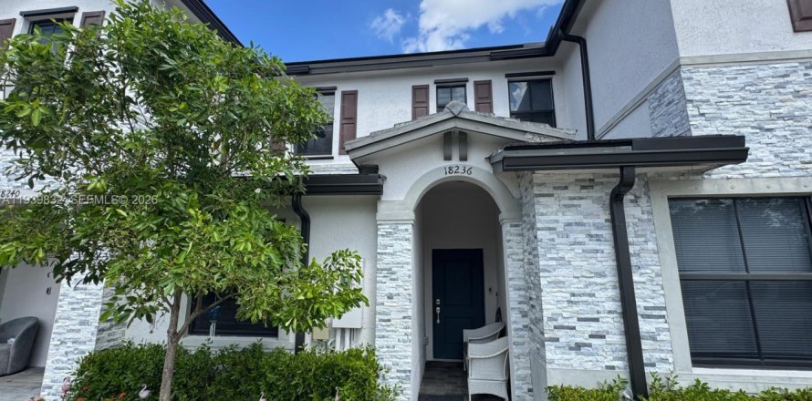 Touwnhouse à Miami, Floride 3 chambres, 116.69 m2 № 2059789