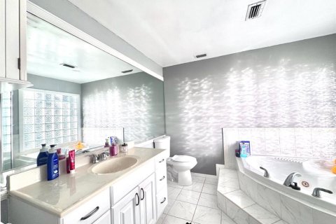 Casa en venta en Winter Springs, Florida, 3 dormitorios, 220.92 m2 № 2197116 - foto 23
