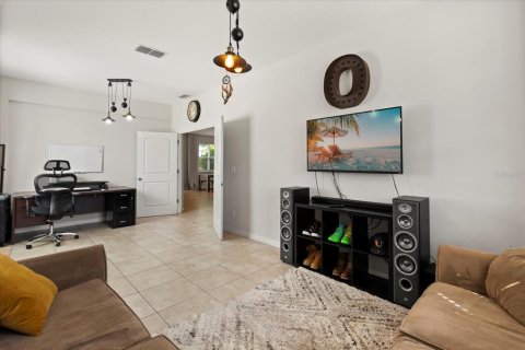 Casa en venta en Eustis, Florida, 5 dormitorios, 238.39 m2 № 1906703 - foto 5