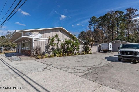 Commercial property in Jacksonville, Florida № 766328 - photo 1