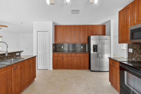 Villa ou maison à vendre à Homestead, Floride: 3 chambres, 195 m2 № 2078371 - photo 21
