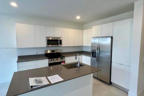 Touwnhouse à louer à Homestead, Floride: 4 chambres, 163.51 m2 № 1985633 - photo 12