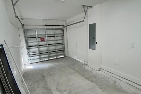 Touwnhouse à louer à Homestead, Floride: 4 chambres, 163.51 m2 № 1985633 - photo 18