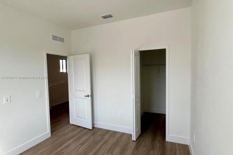 Touwnhouse à louer à Homestead, Floride: 4 chambres, 163.51 m2 № 1985633 - photo 7