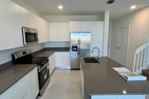 Touwnhouse à louer à Homestead, Floride: 4 chambres, 163.51 m2 № 1985633 - photo 17