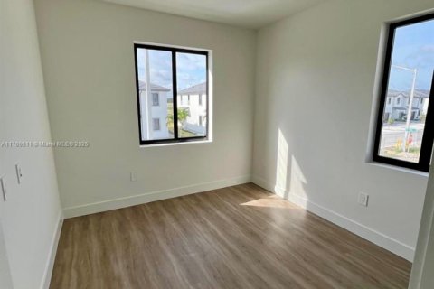 Touwnhouse à louer à Homestead, Floride: 4 chambres, 163.51 m2 № 1985633 - photo 4