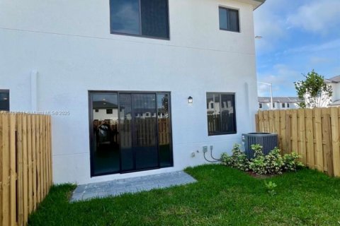 Touwnhouse à louer à Homestead, Floride: 4 chambres, 163.51 m2 № 1985633 - photo 19