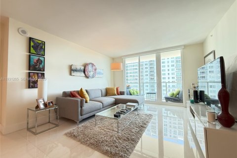 Condo in Miami, Florida, 2 bedrooms  № 1989830 - photo 6