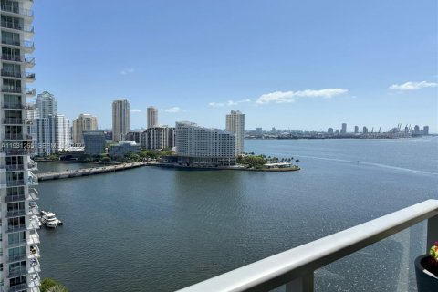 Condo in Miami, Florida, 2 bedrooms  № 1989830 - photo 1