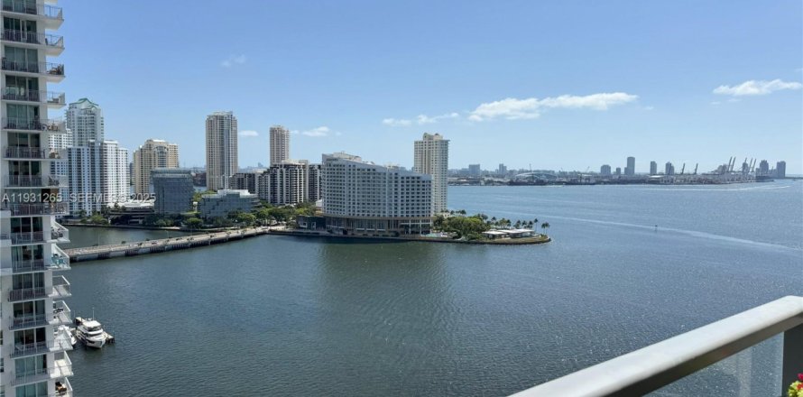 Condo in Miami, Florida, 2 bedrooms  № 1989830