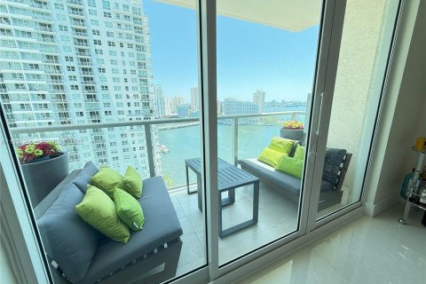Condo in Miami, Florida, 2 bedrooms  № 1989830 - photo 16