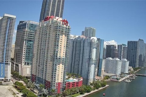 Condo in Miami, Florida, 2 bedrooms  № 1989830 - photo 4