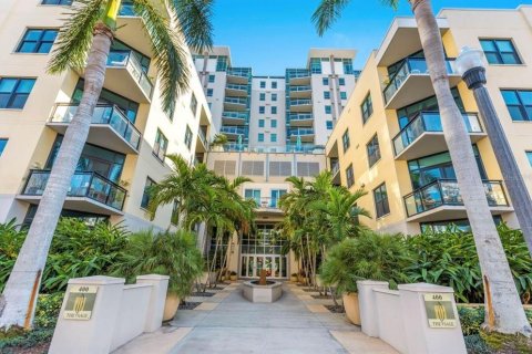 Condo in Saint Petersburg, Florida, 1 bedroom  № 2196615