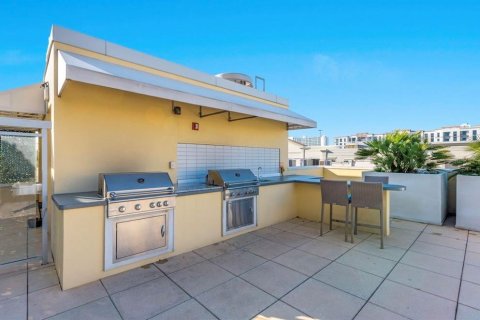 Condo in Saint Petersburg, Florida, 1 bedroom № 2196615 - photo 27