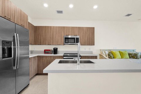 Condominio en alquiler en Doral, Florida, 1 dormitorio, 68.56 m2 № 1827612 - foto 13